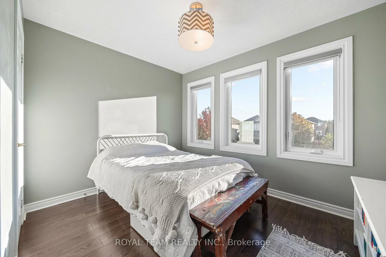 40, Emily Carr, Bolton West, Caledon