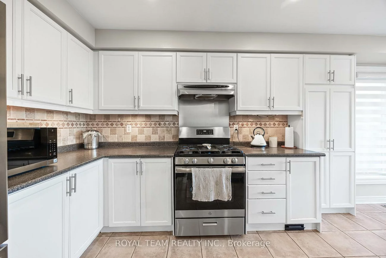 40, Emily Carr, Bolton West, Caledon