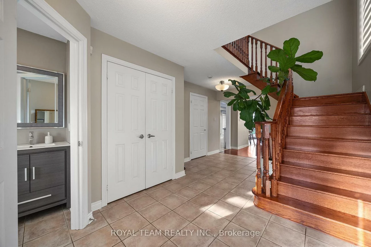 40, Emily Carr, Bolton West, Caledon