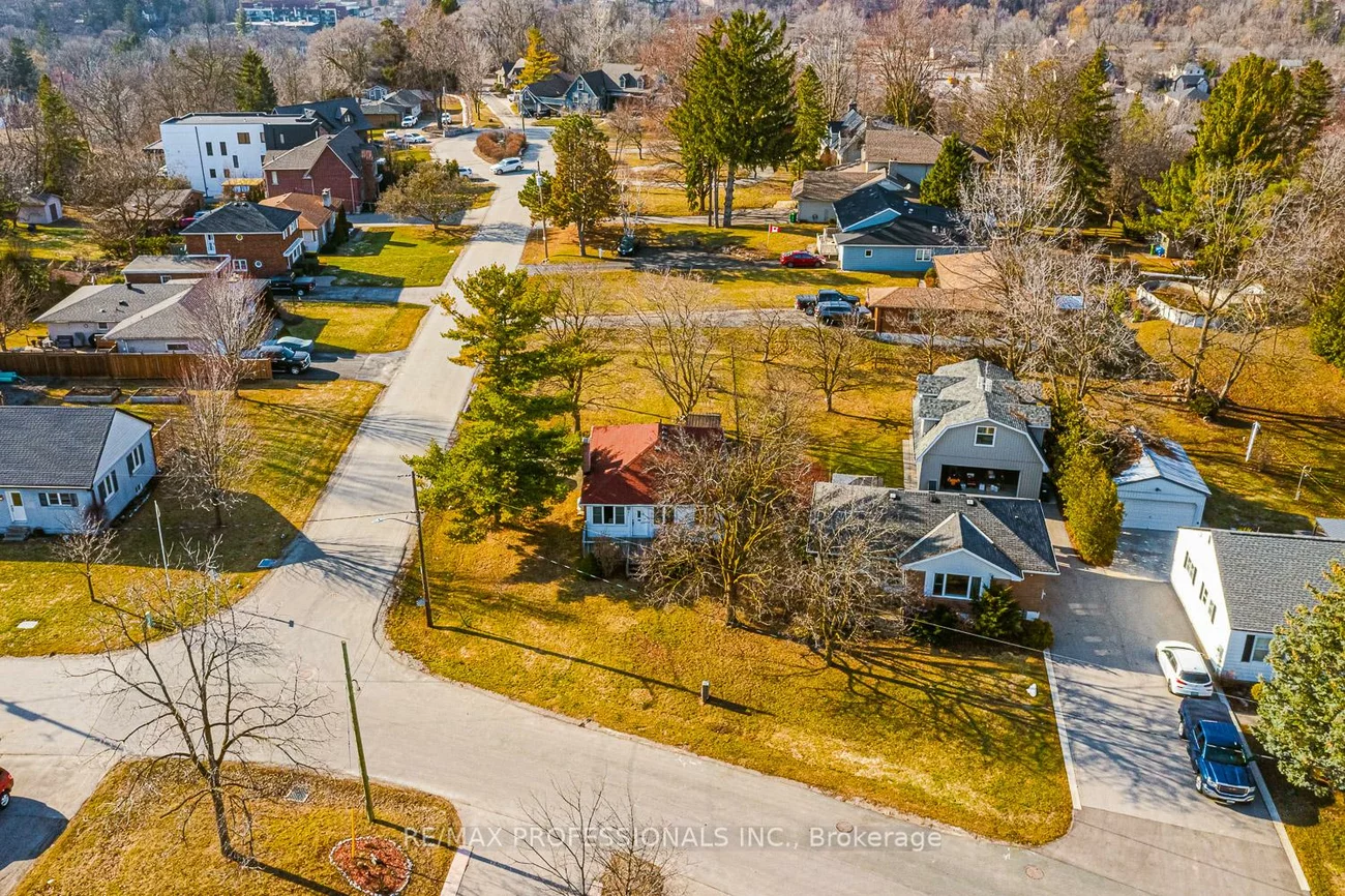 31, Norton, Bolton East, Caledon