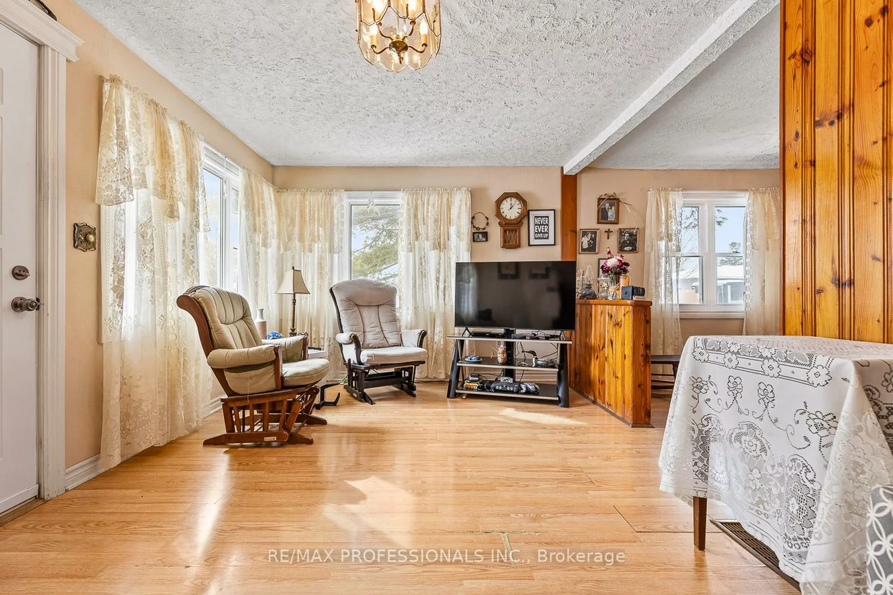 31, Norton, Bolton East, Caledon