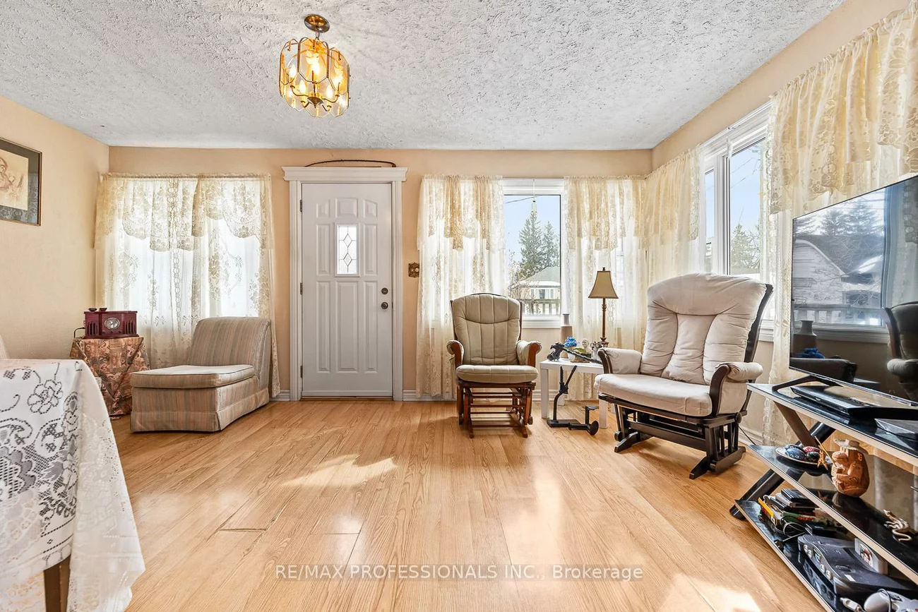 31, Norton, Bolton East, Caledon