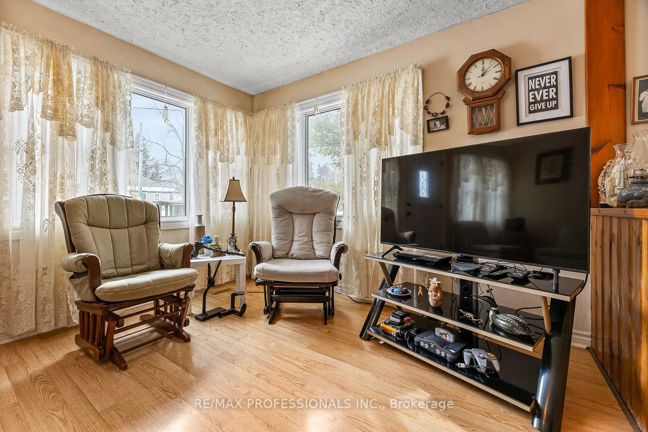 31, Norton, Bolton East, Caledon