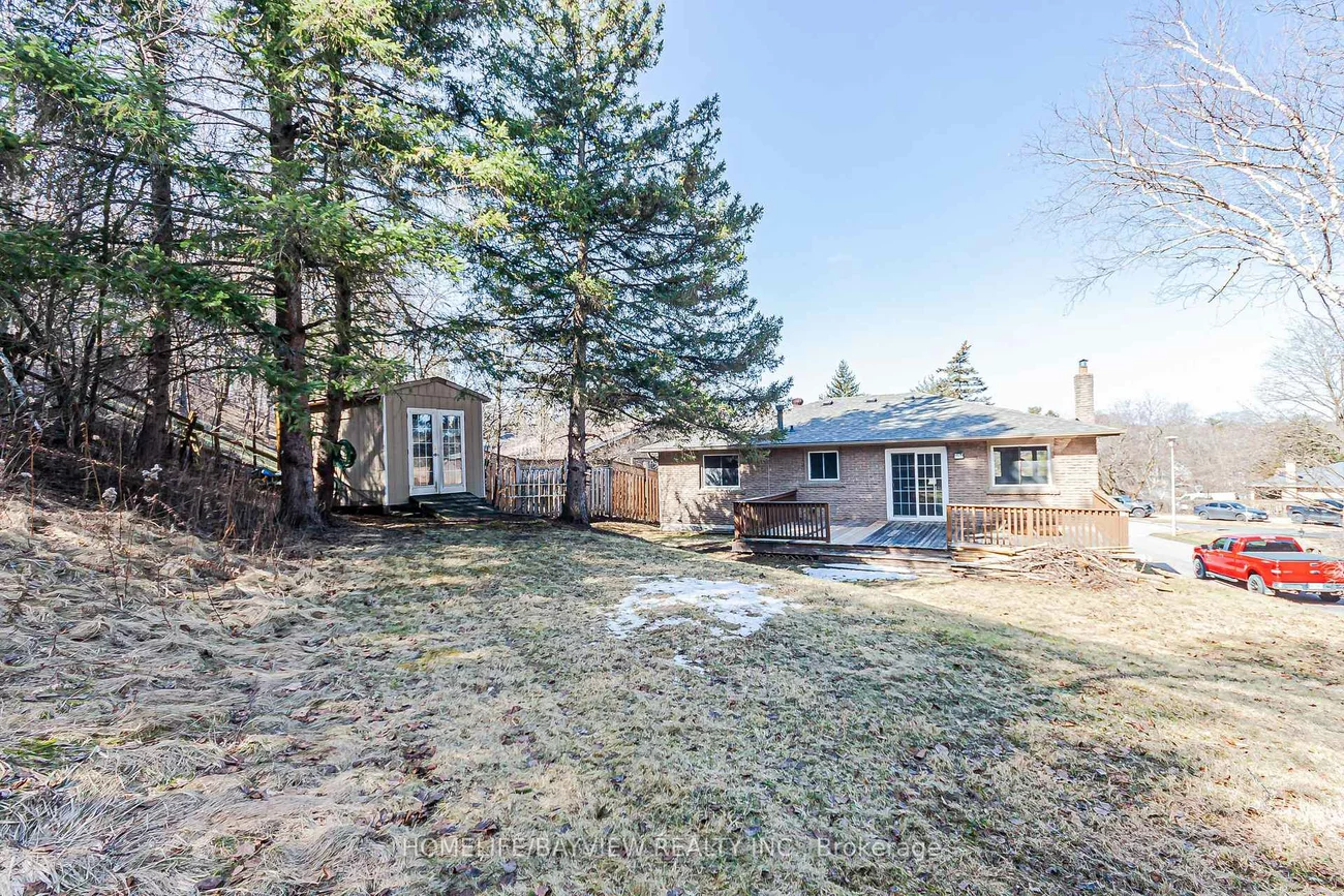 49, Hilltop, Bolton West, Caledon