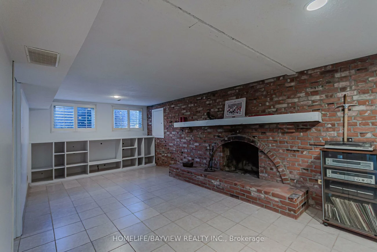 49, Hilltop, Bolton West, Caledon