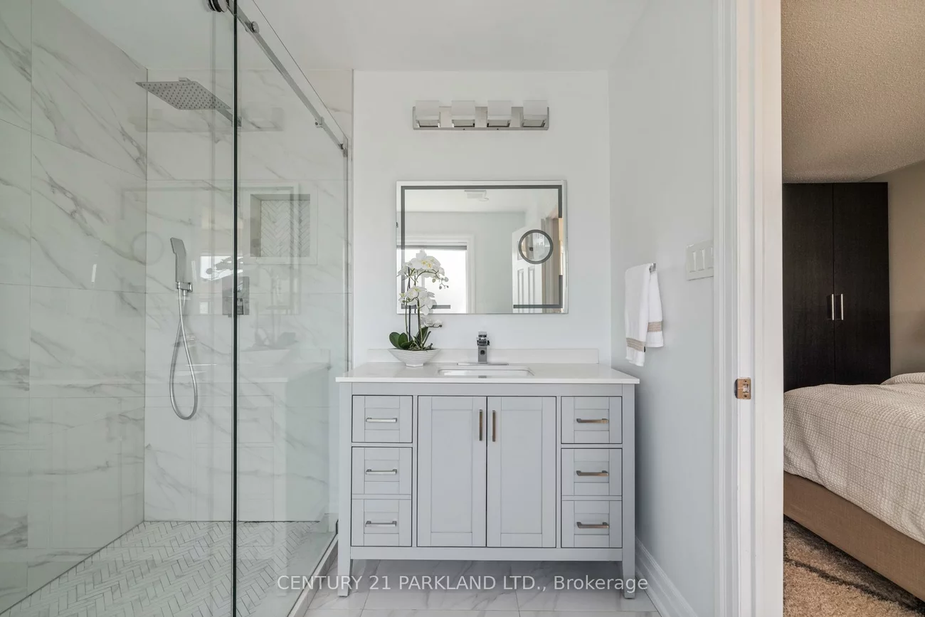 18, Humbershed, Bolton West, Caledon