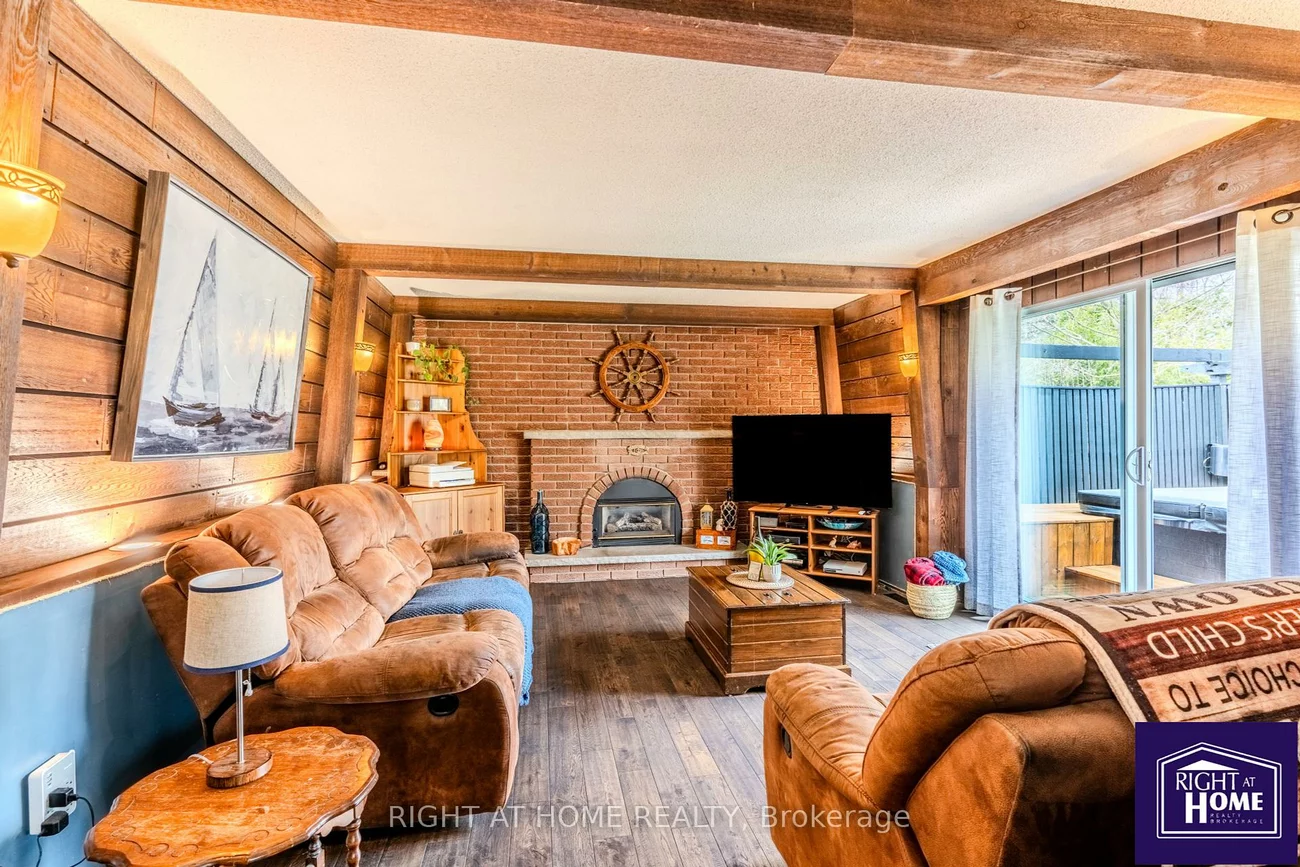 1647, Spruce, Caledon Village, Caledon