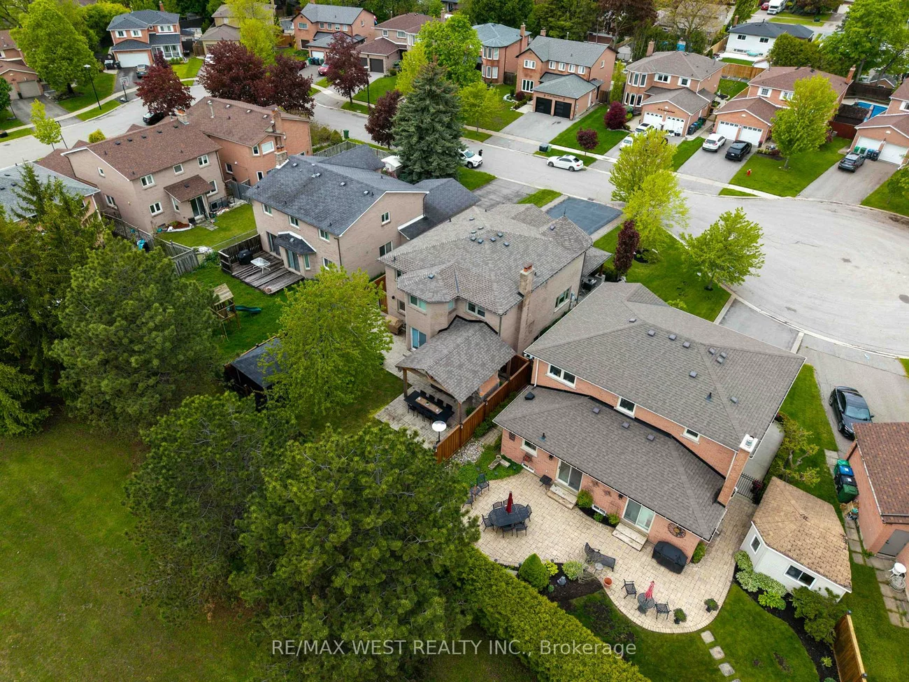 29, Sir Lancelot, Bolton East, Caledon