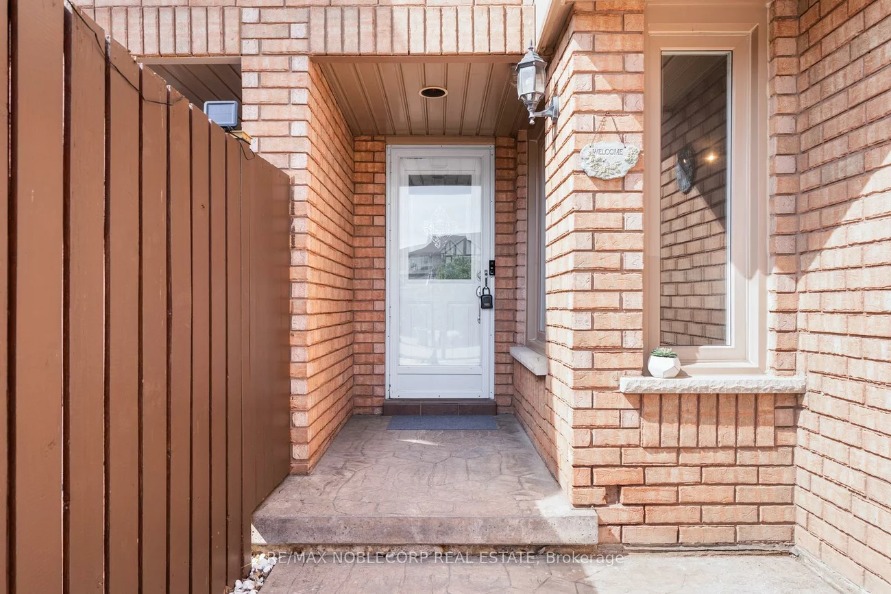 44, Hanton, Bolton East, Caledon