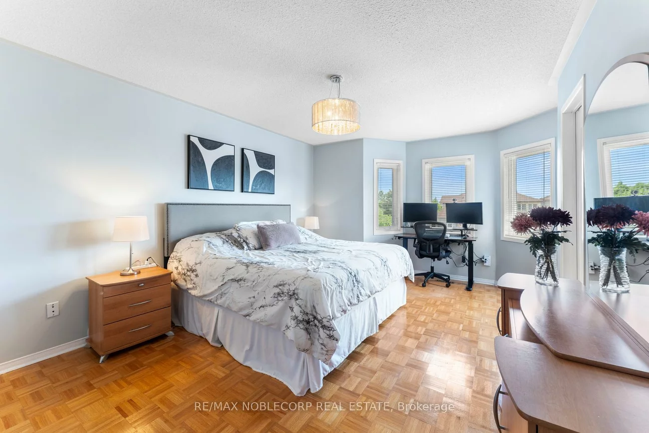 44, Hanton, Bolton East, Caledon