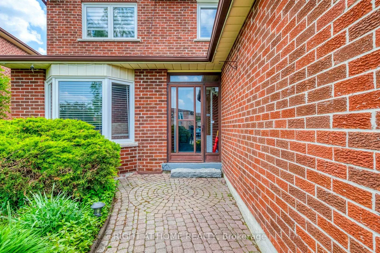 70, De Rose, Bolton West, Caledon