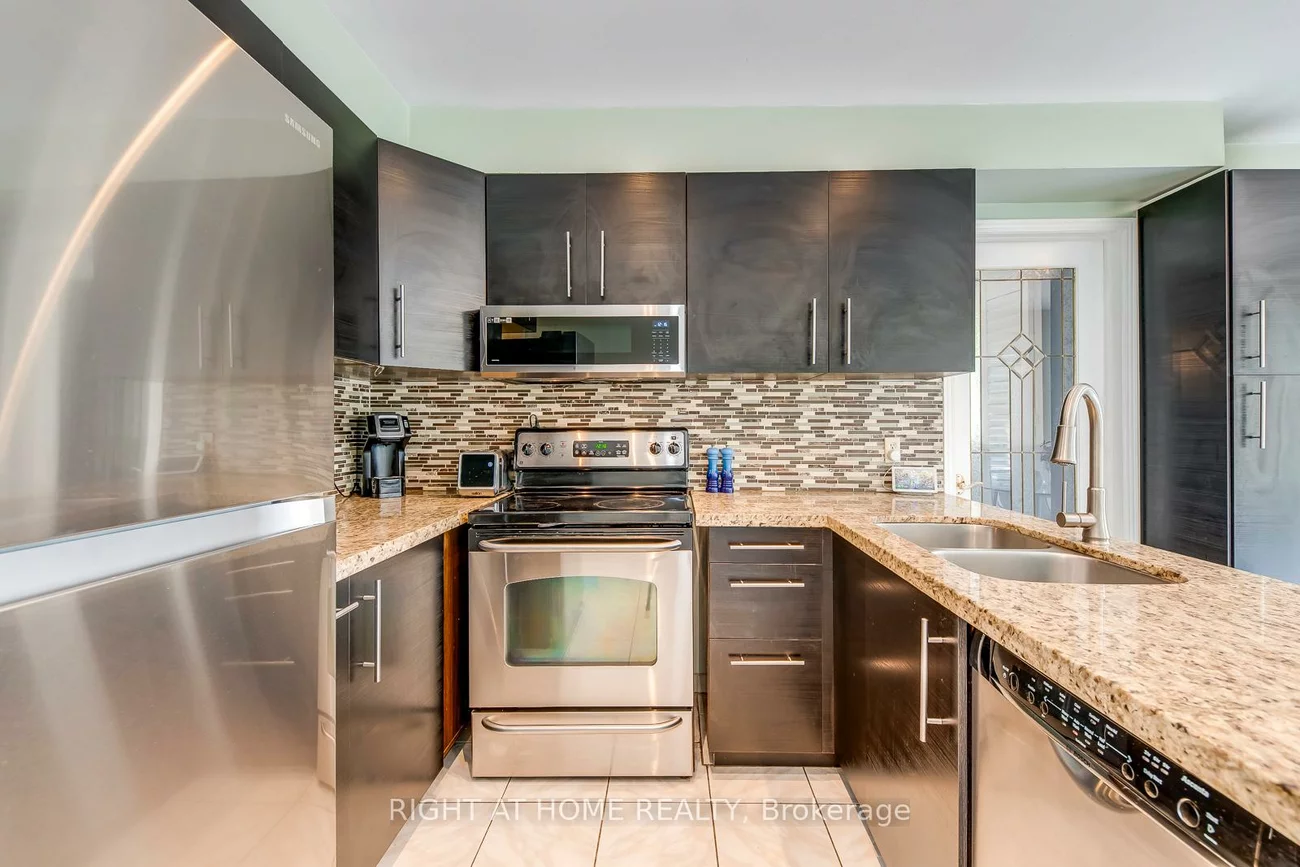70, De Rose, Bolton West, Caledon