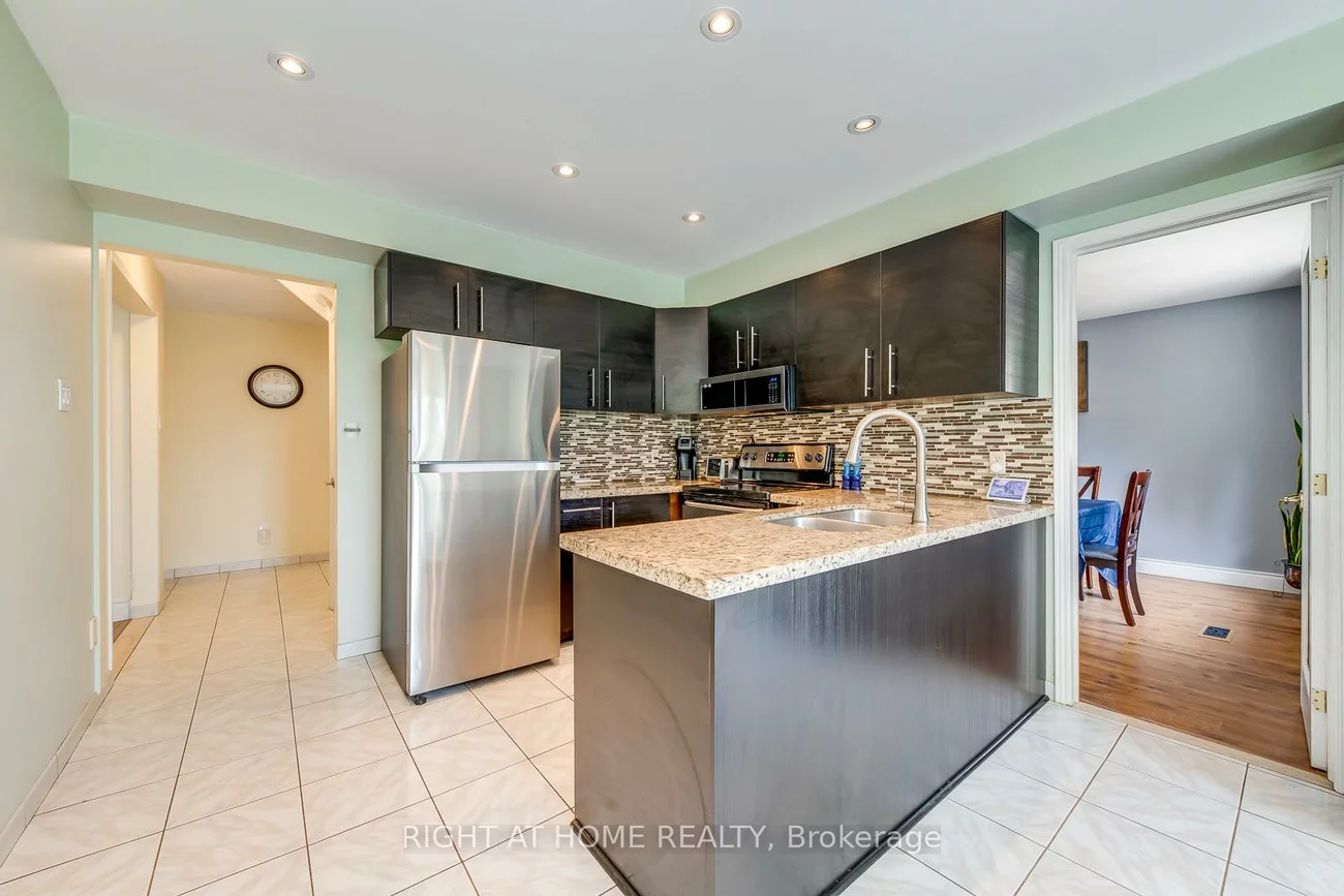 70, De Rose, Bolton West, Caledon