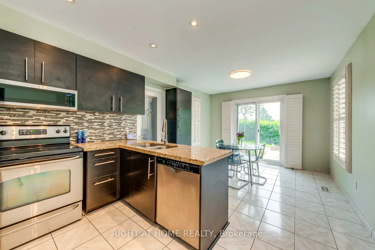 70, De Rose, Bolton West, Caledon