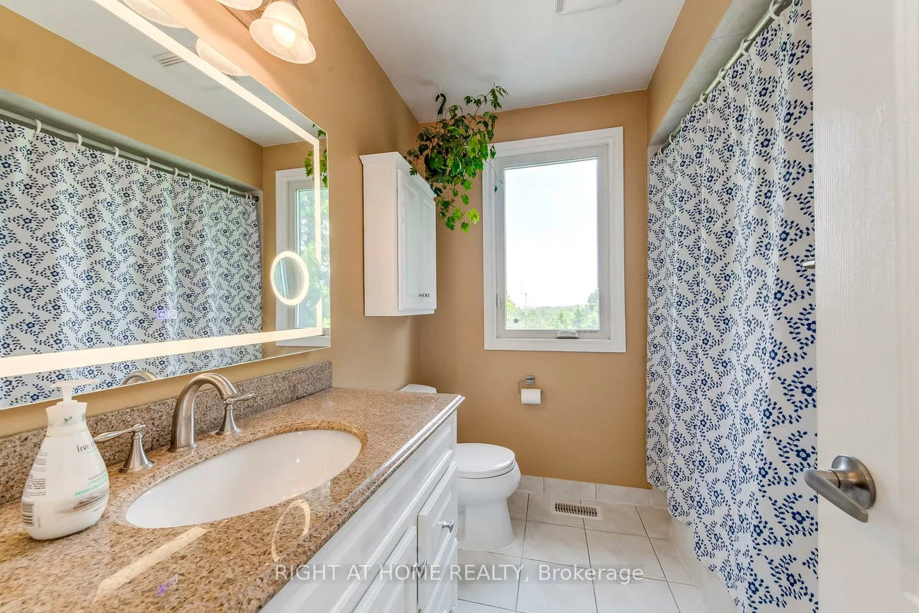 70, De Rose, Bolton West, Caledon