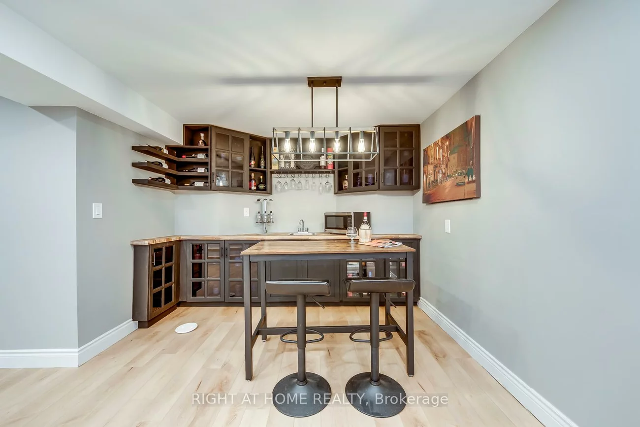 70, De Rose, Bolton West, Caledon