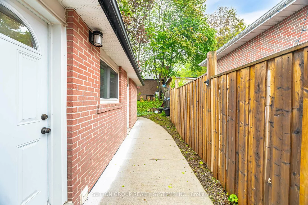 175, Connaught, Bolton West, Caledon