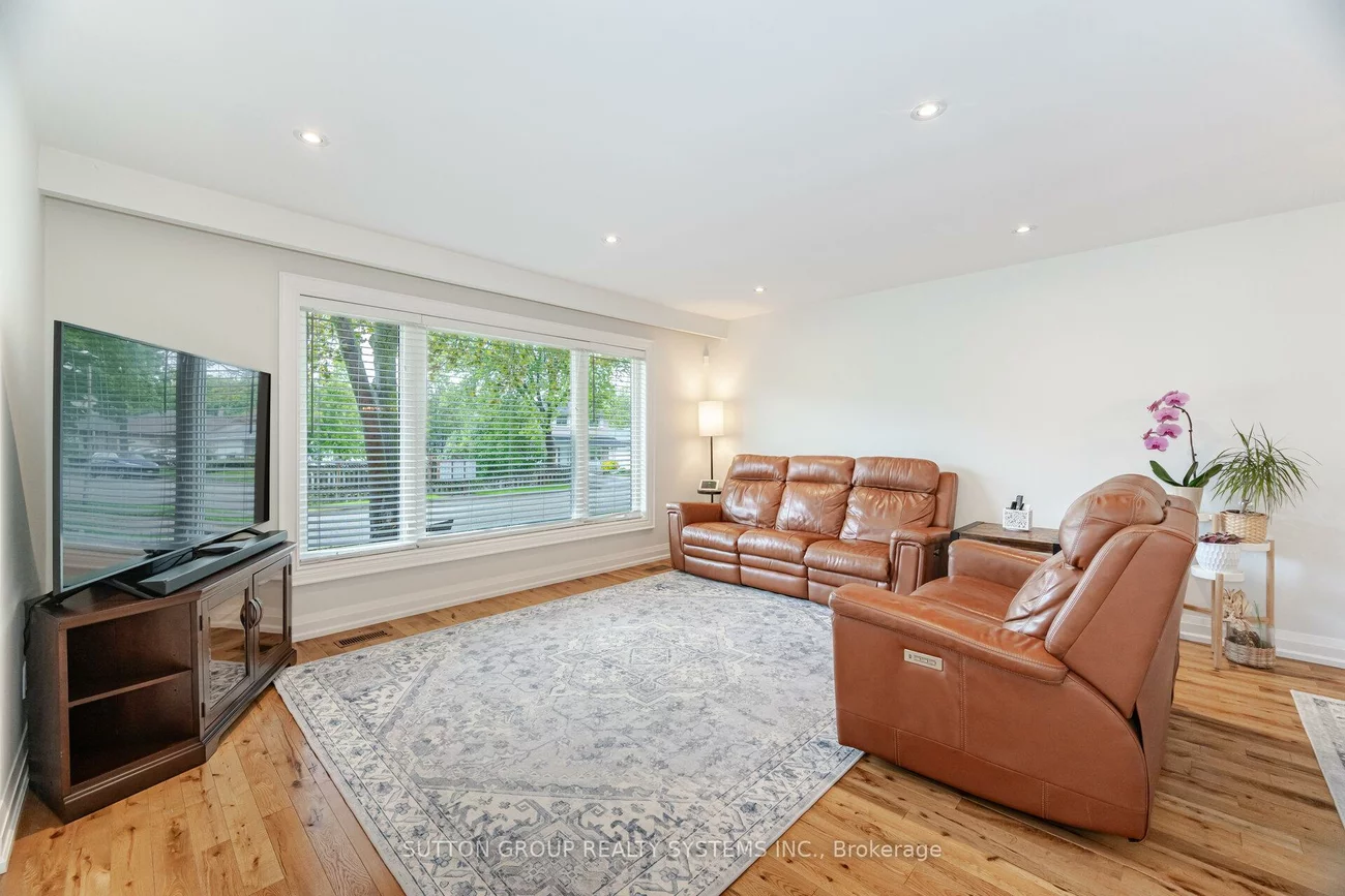 175, Connaught, Bolton West, Caledon