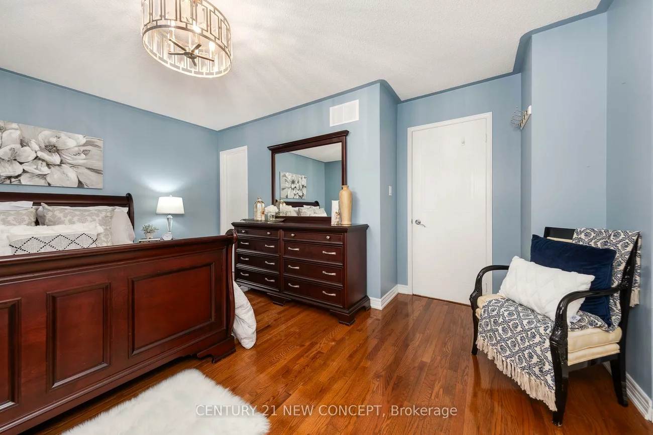 32, Strawberry Hill Crt, Bolton East, Caledon