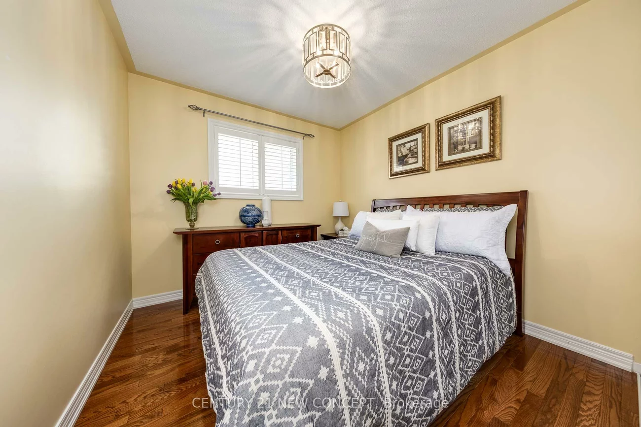 32, Strawberry Hill Crt, Bolton East, Caledon