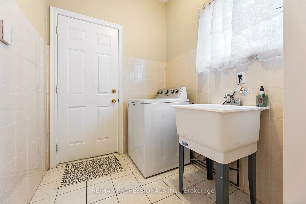 11, Riverwood, Bolton East, Caledon