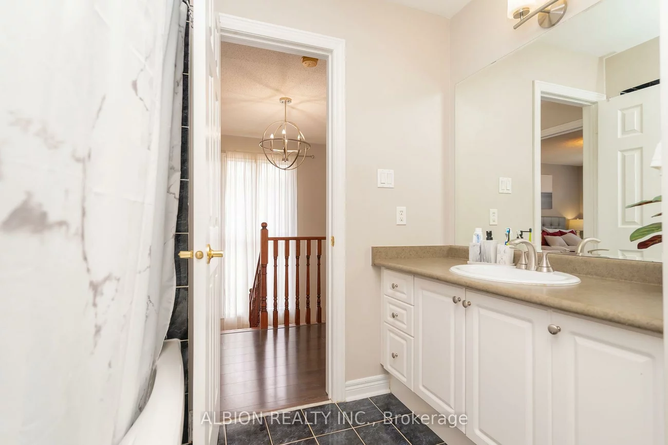40, Emily Carr, Bolton West, Caledon