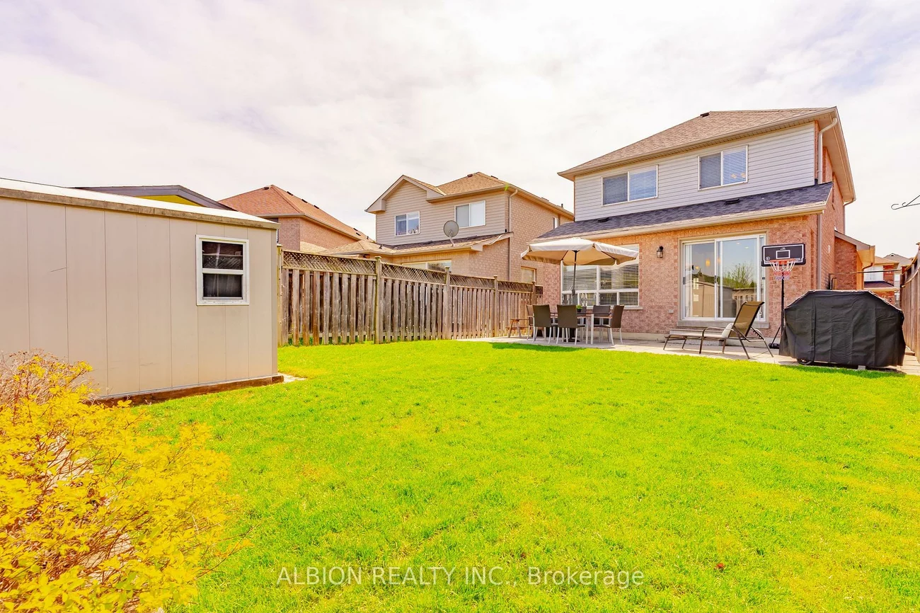 40, Emily Carr, Bolton West, Caledon