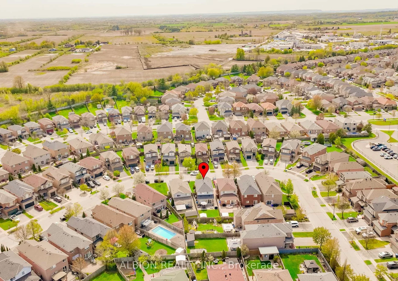 40, Emily Carr, Bolton West, Caledon