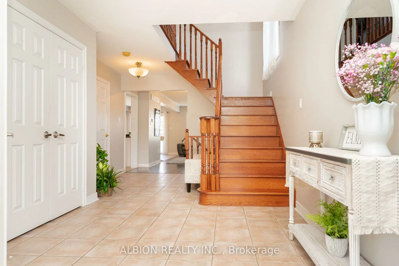 40, Emily Carr, Bolton West, Caledon