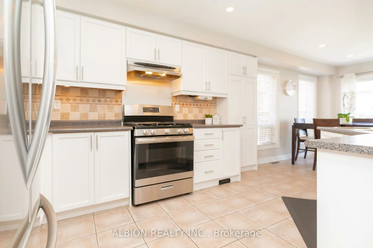 40, Emily Carr, Bolton West, Caledon