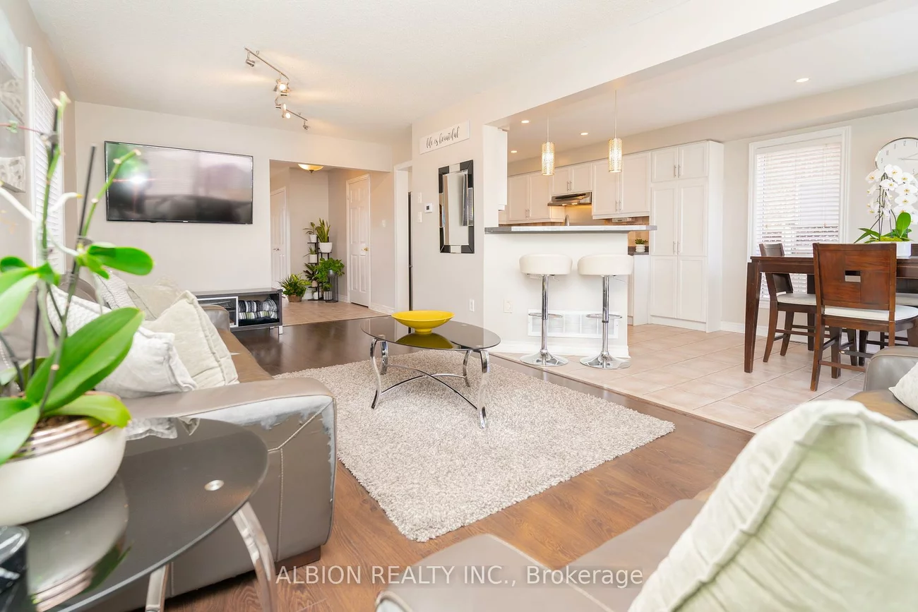 40, Emily Carr, Bolton West, Caledon