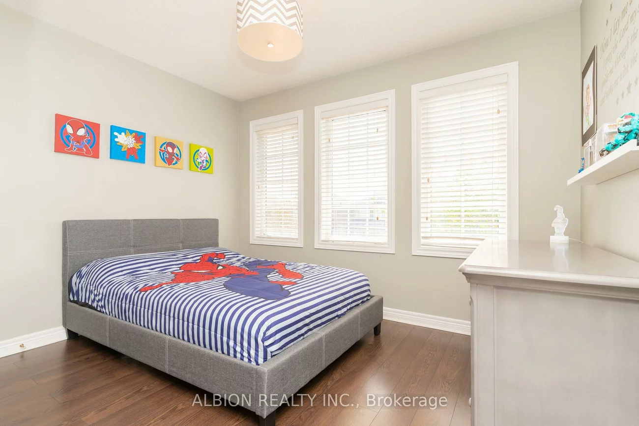 40, Emily Carr, Bolton West, Caledon