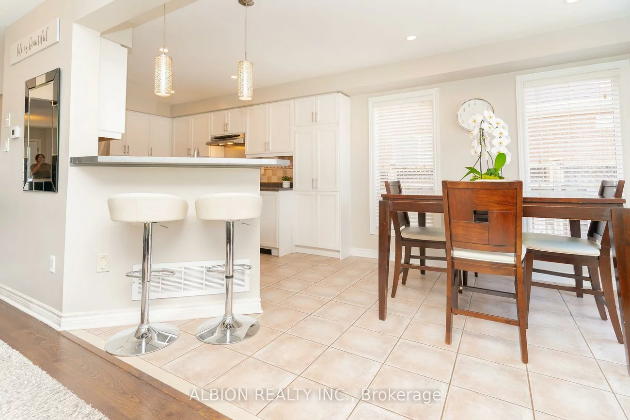 40, Emily Carr, Bolton West, Caledon