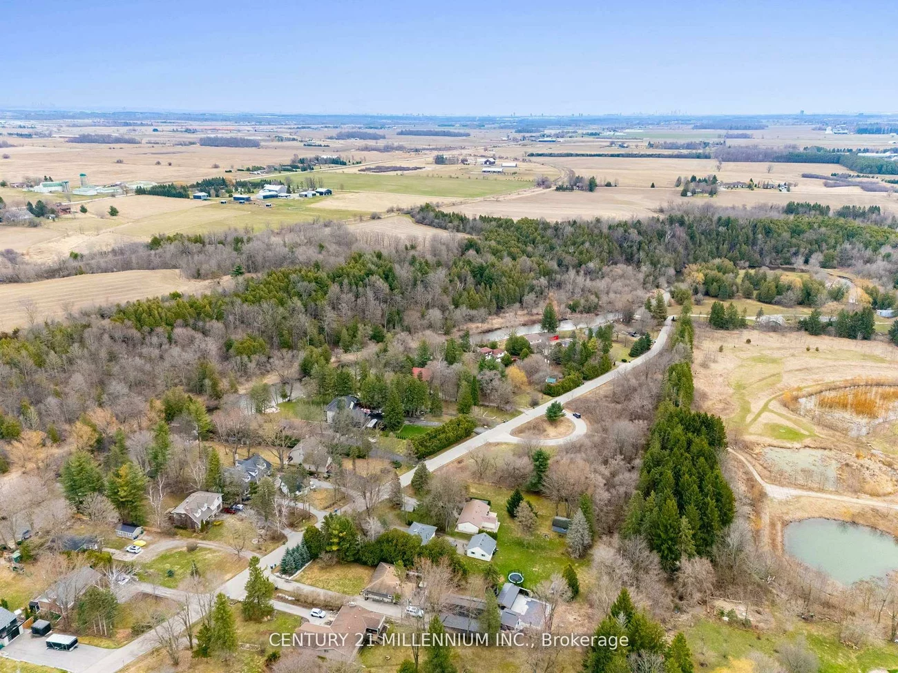 48, Credit, Cheltenham, Caledon