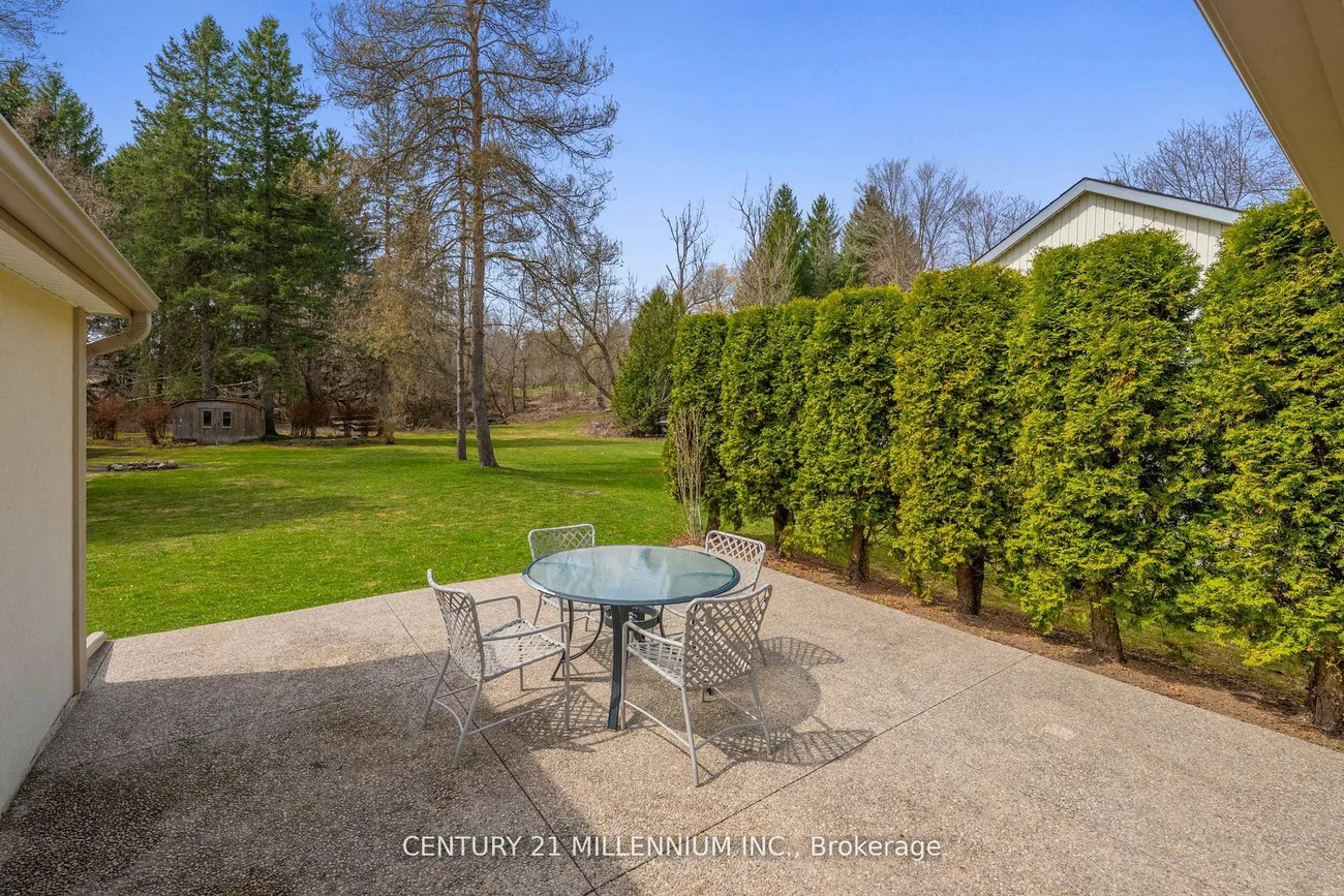 48, Credit, Cheltenham, Caledon
