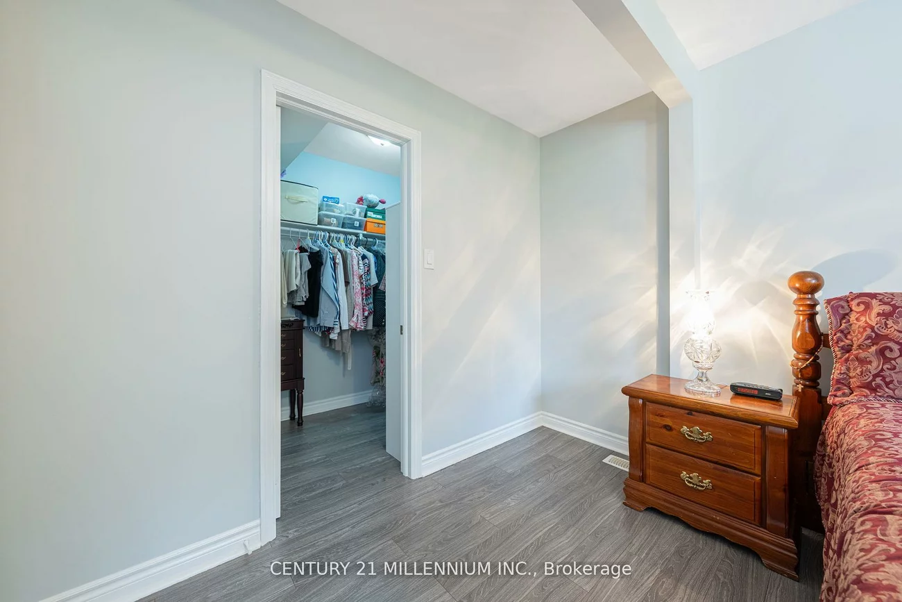 48, Credit, Cheltenham, Caledon