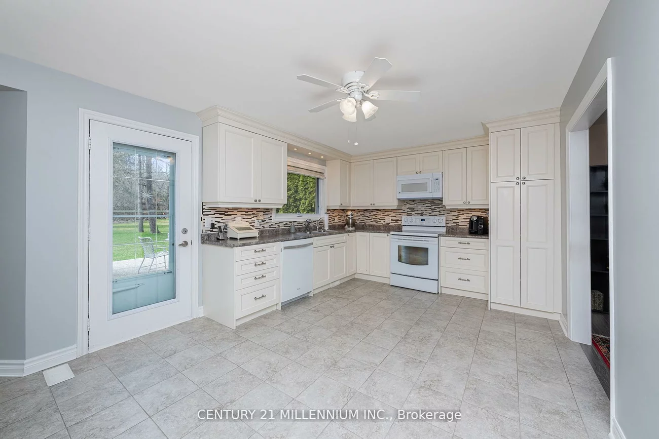 48, Credit, Cheltenham, Caledon