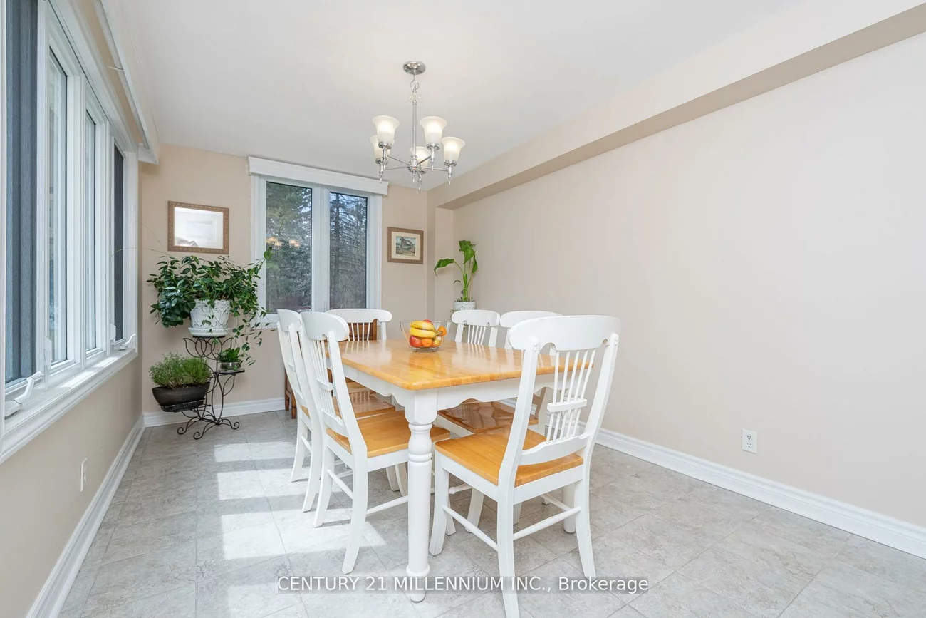 48, Credit, Cheltenham, Caledon
