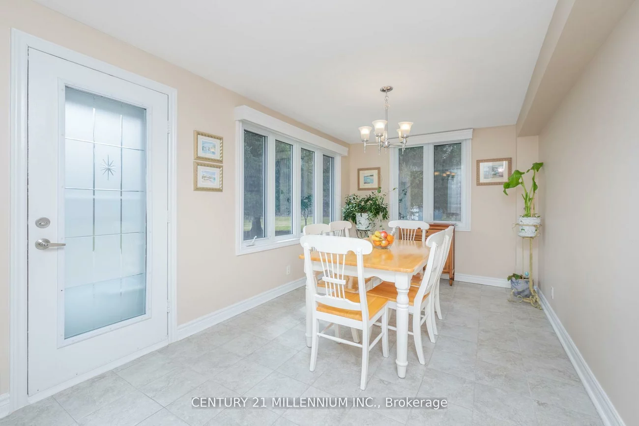 48, Credit, Cheltenham, Caledon
