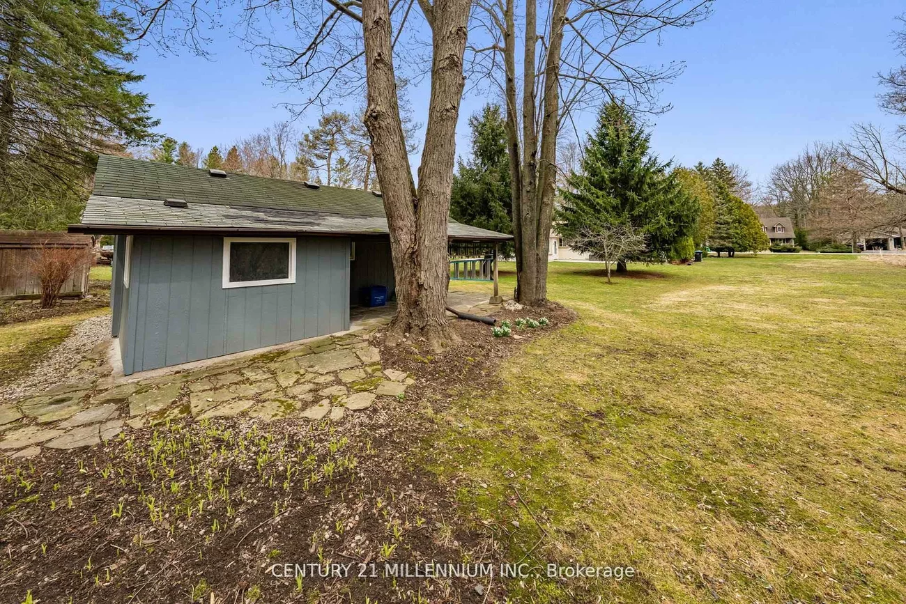 48, Credit, Cheltenham, Caledon
