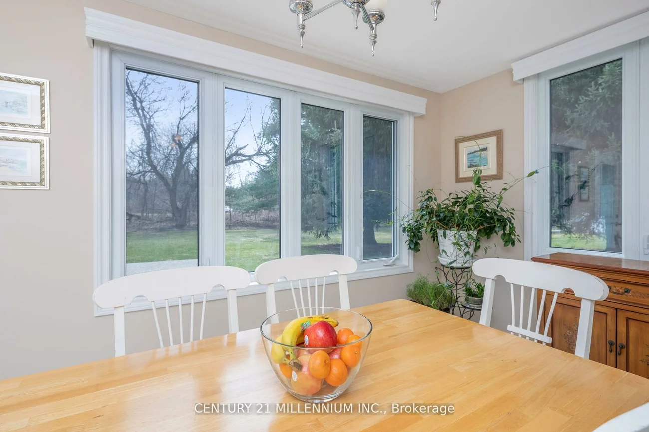 48, Credit, Cheltenham, Caledon