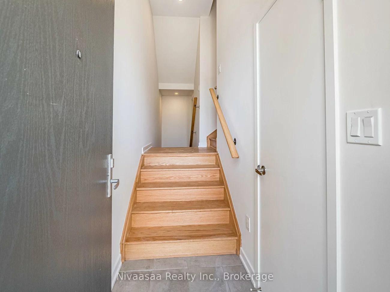 21, Lambert, Bolton East, Caledon