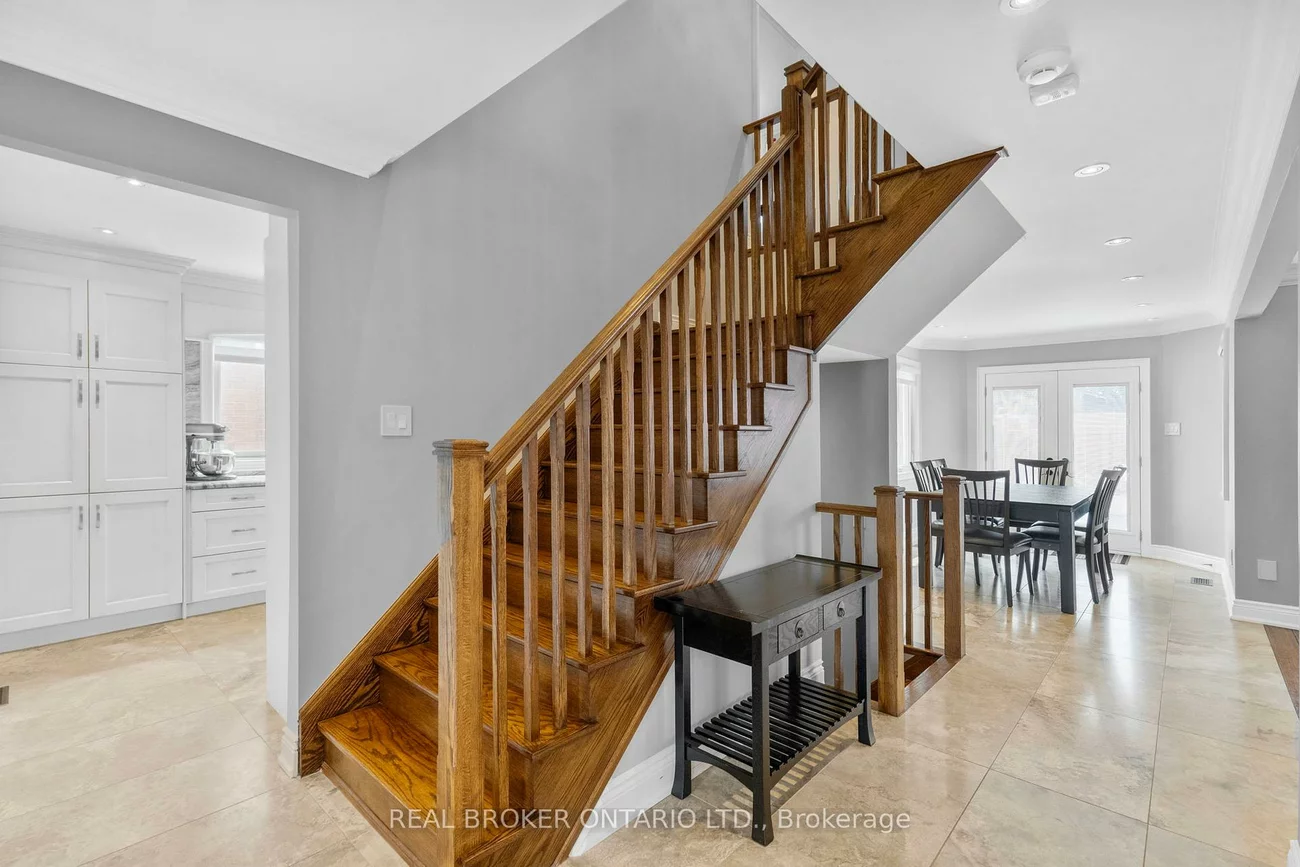 11, Fountainbridge, Bolton East, Caledon