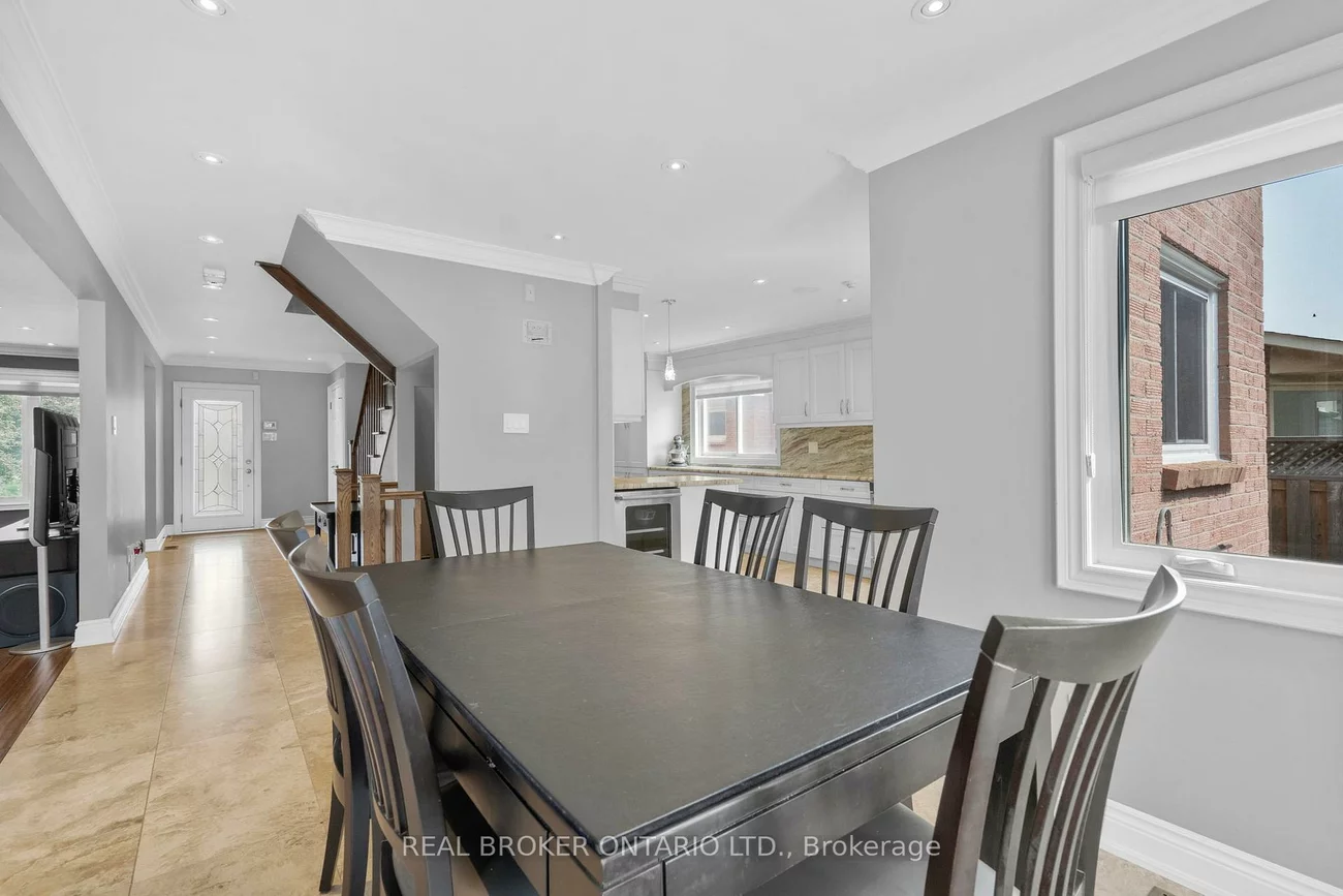 11, Fountainbridge, Bolton East, Caledon