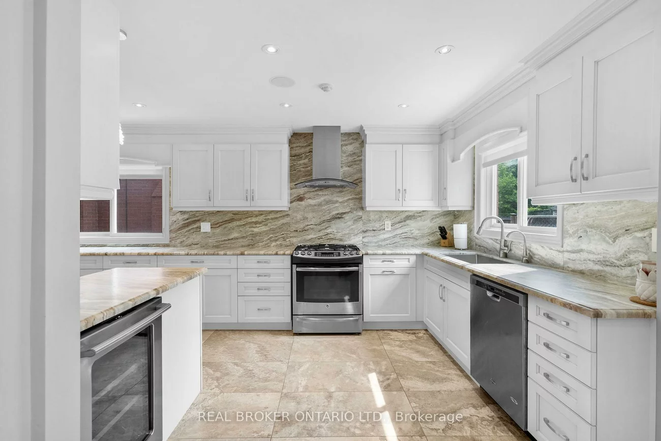 11, Fountainbridge, Bolton East, Caledon