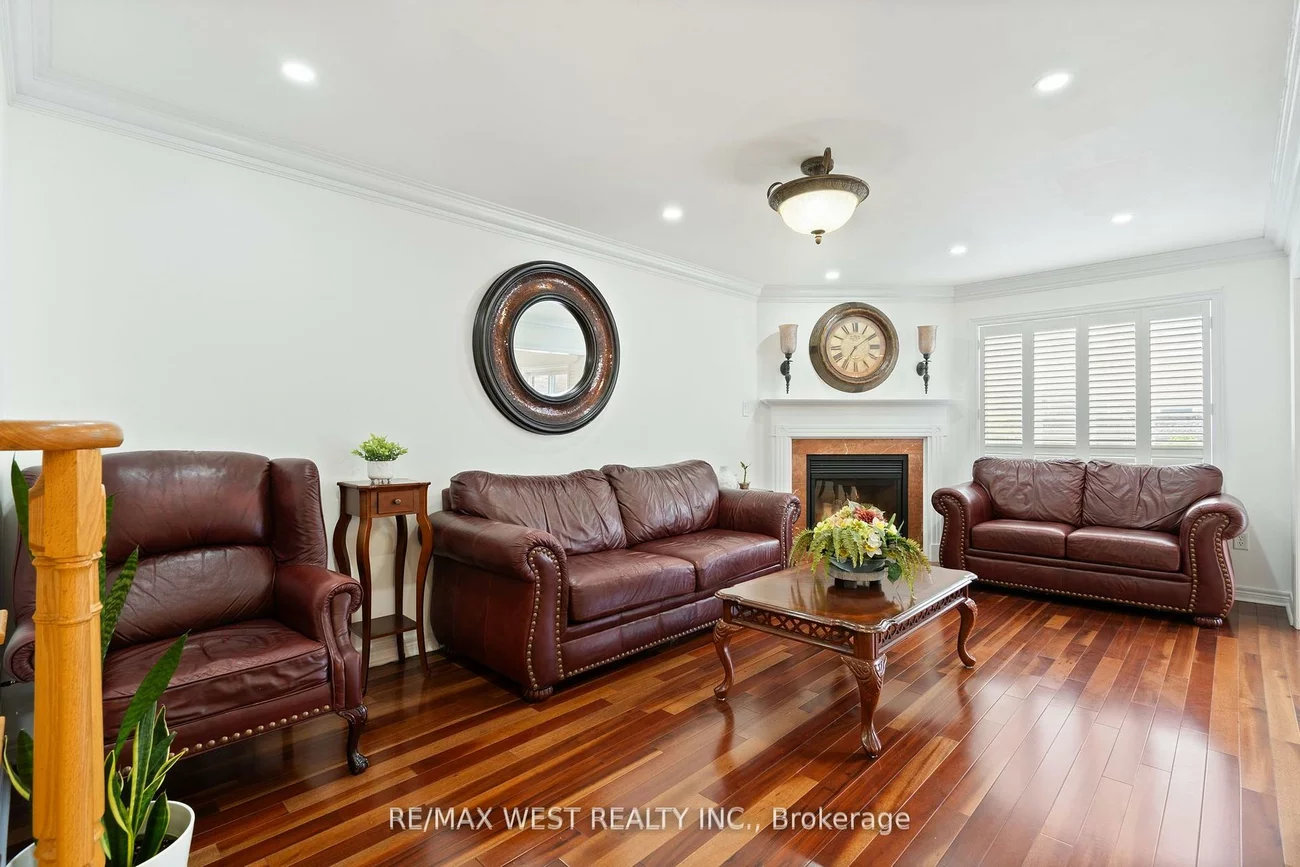 43, Humbershed, Bolton West, Caledon
