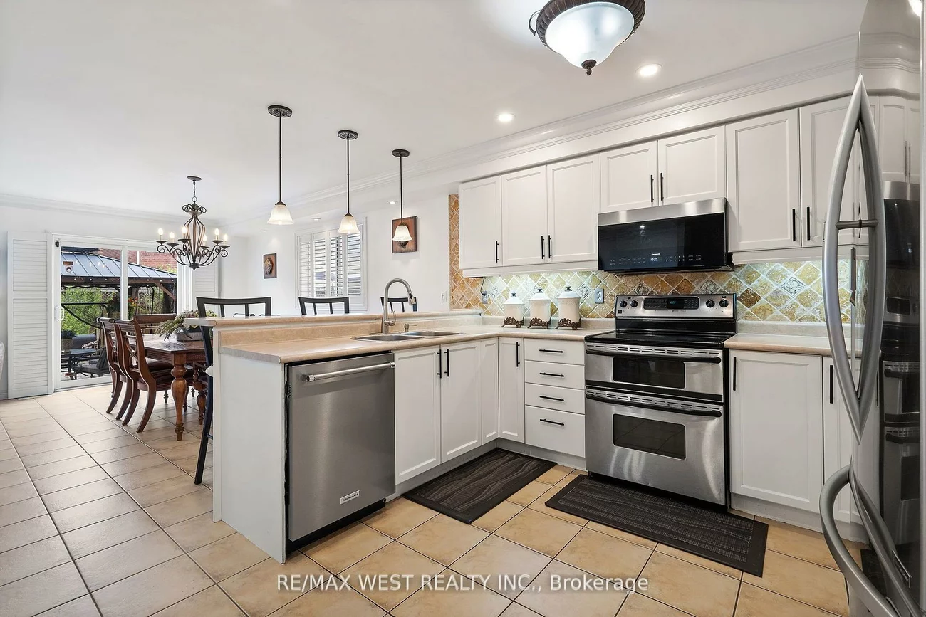 43, Humbershed, Bolton West, Caledon