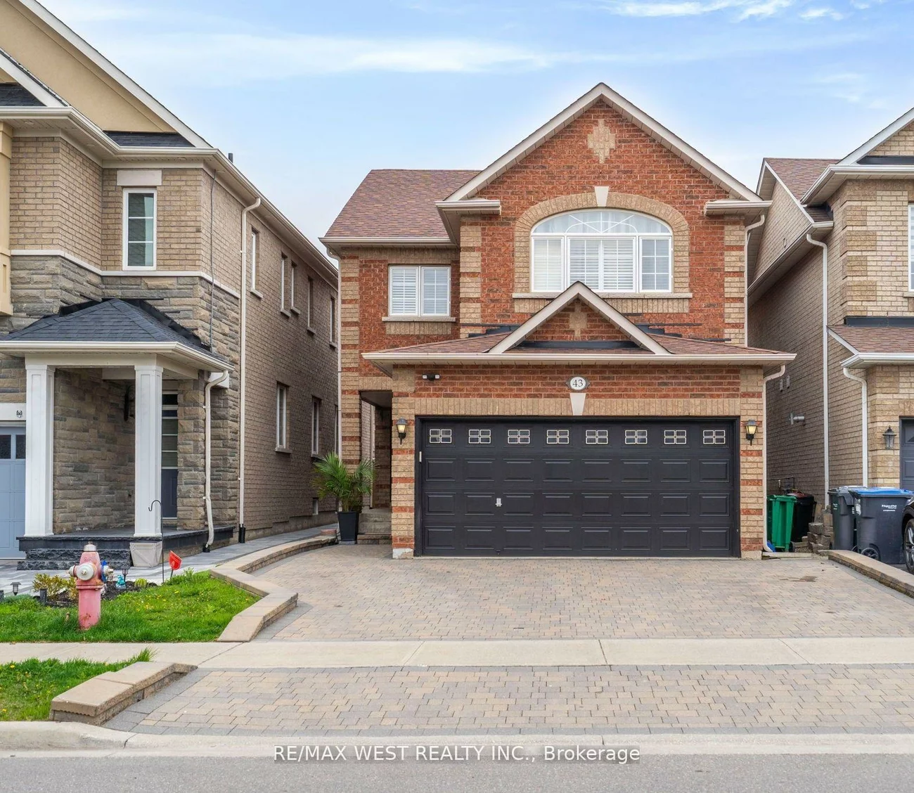 43, Humbershed, Bolton West, Caledon
