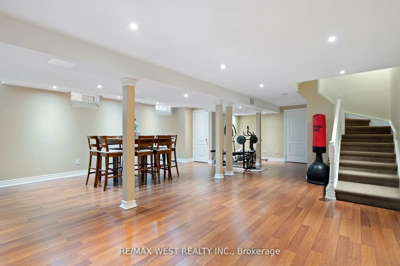 43, Humbershed, Bolton West, Caledon