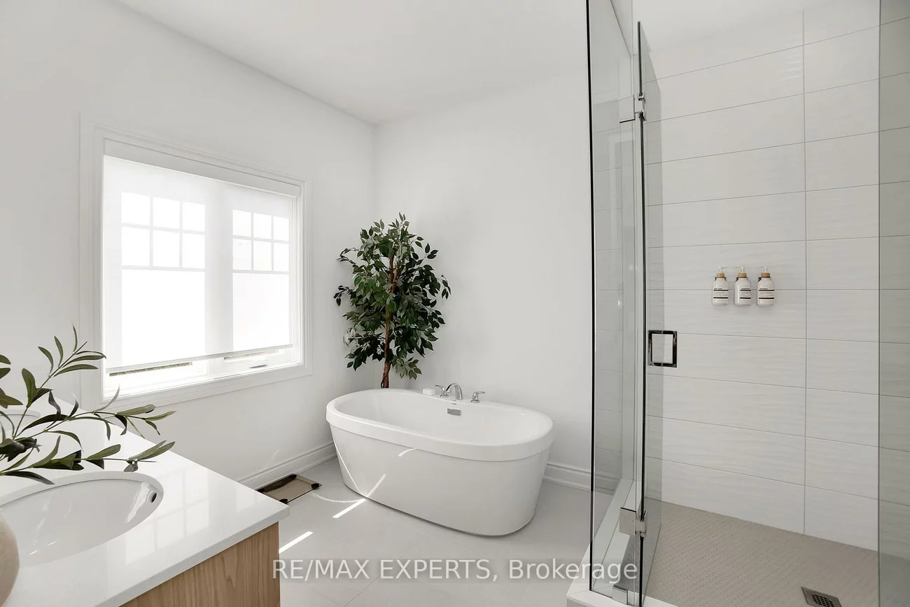7, Clover Bend, Bolton East, Caledon